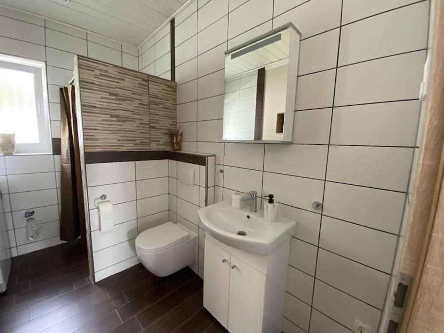 Neu Apartment In Schloss Naehe,Parkplatz, Netflix Sögel Dış mekan fotoğraf